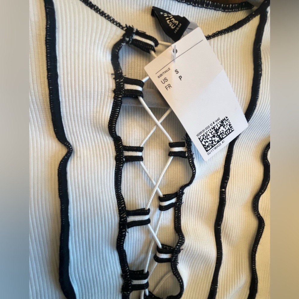 NWT H&M Ribbed Lace-Up Cotton Crop Top - White with Black Trim S - Picture 4 of 7